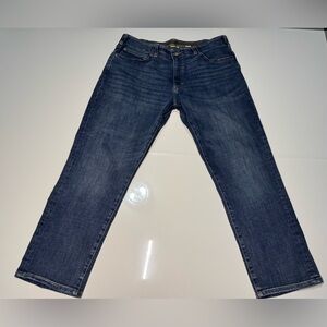 Lee’s Men’s Extreme Motion MVP Straight Taper Blue Jeans 38x29